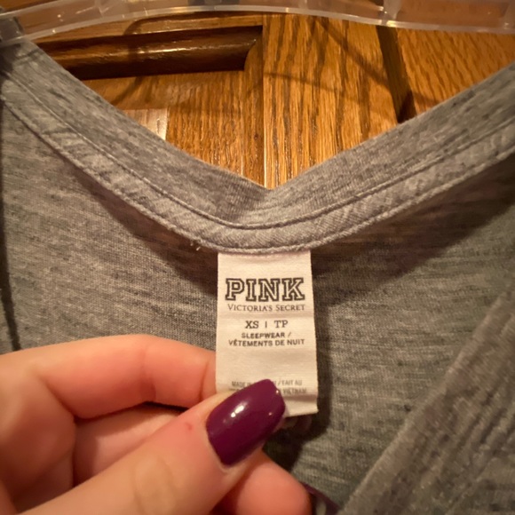 Gray v-neck t-shirt - Picture 2 of 2